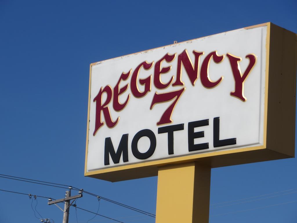 Regency 7 Rogers Motell Exteriör bild